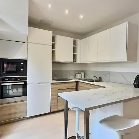 Conny By Terry's Homes * Cannes